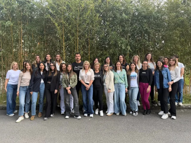 Foto di gruppo delle partecipanti al corso di autodifesa.